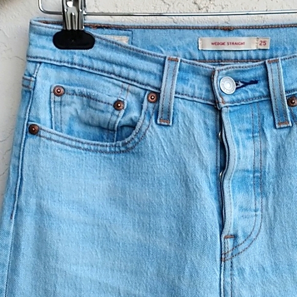 Levi's Premium Denim Wedgie Straight Jeans Size 25 - Picture 4 of 13